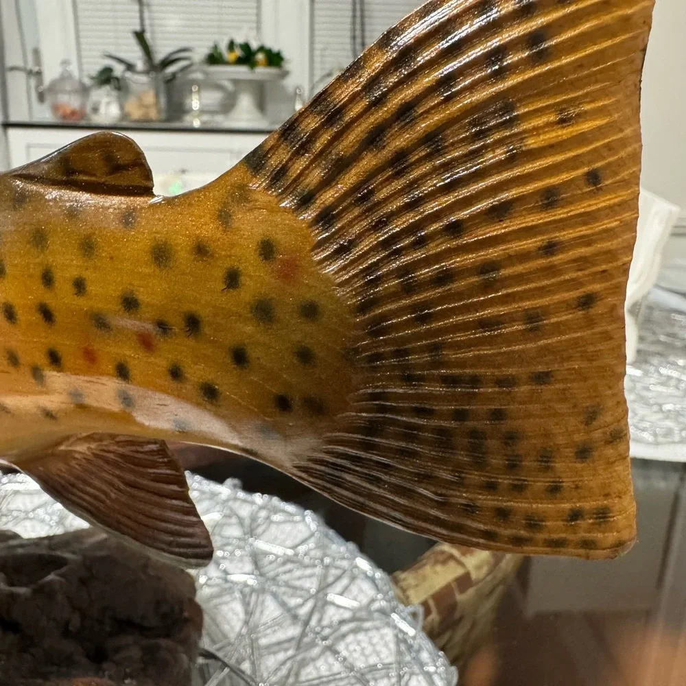 Vintage 1987 Handcrafted Brown Trout Sculpture on Driftwood Base! - Picture 10 of 11